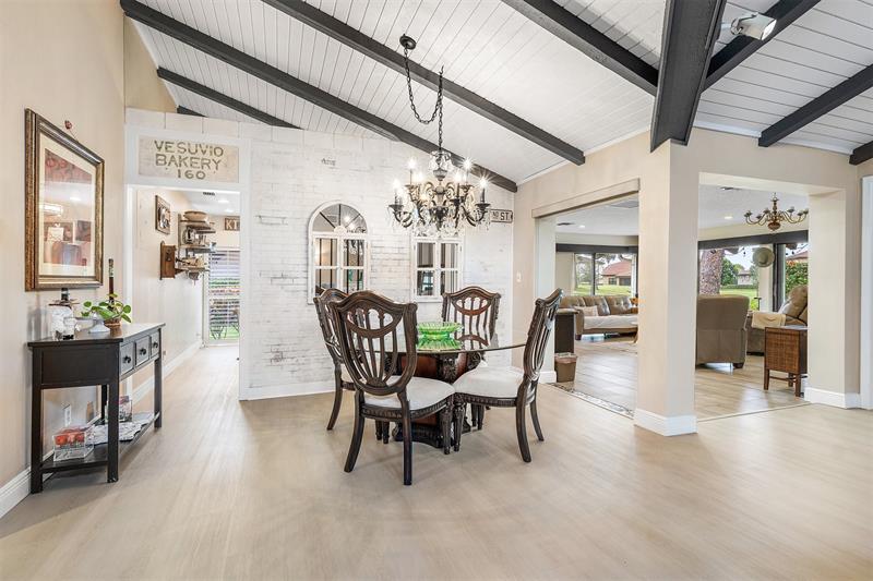 Image 11 of 31 For 8104 Pine Cir  8104