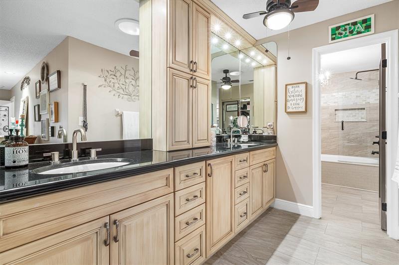 Image 16 of 31 For 8104 Pine Cir  8104