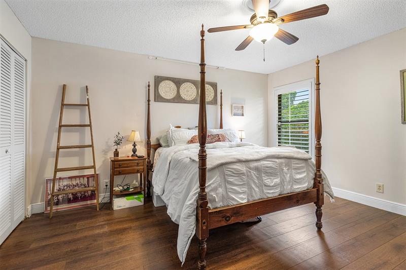 Image 18 of 31 For 8104 Pine Cir  8104