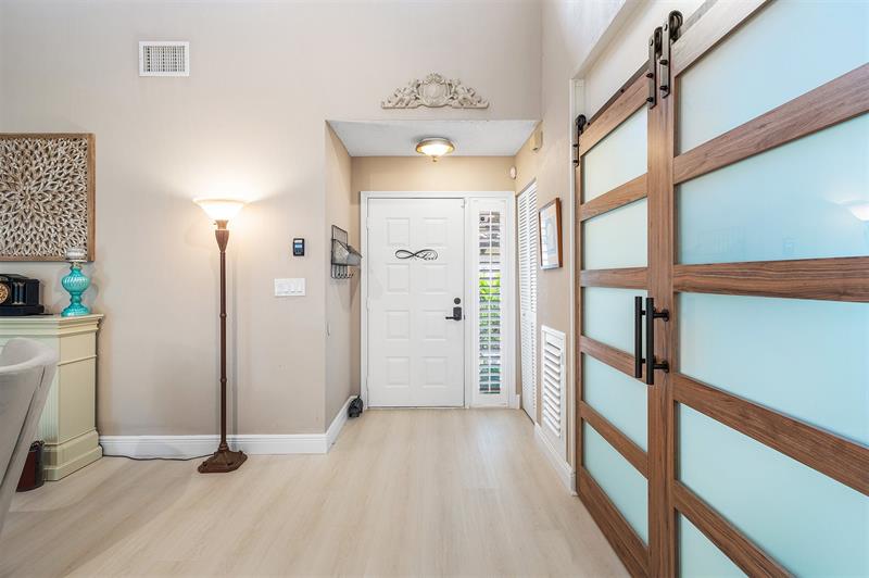 Image 9 of 31 For 8104 Pine Cir  8104