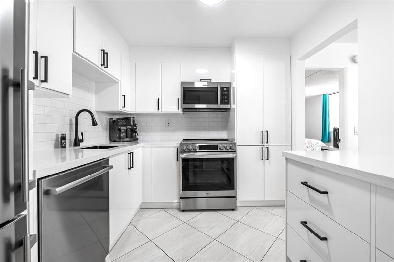 Image 10 of 24 For 1849 Ocean Dr  408
