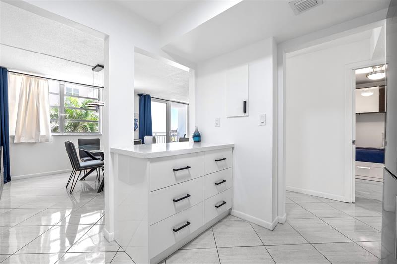 Image 11 of 24 For 1849 Ocean Dr  408
