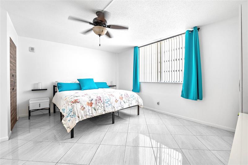 Image 14 of 24 For 1849 Ocean Dr  408