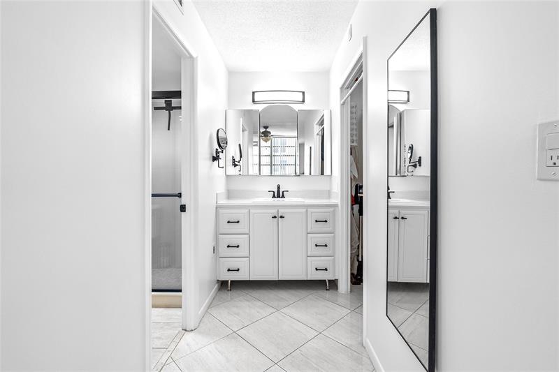 Image 16 of 24 For 1849 Ocean Dr  408