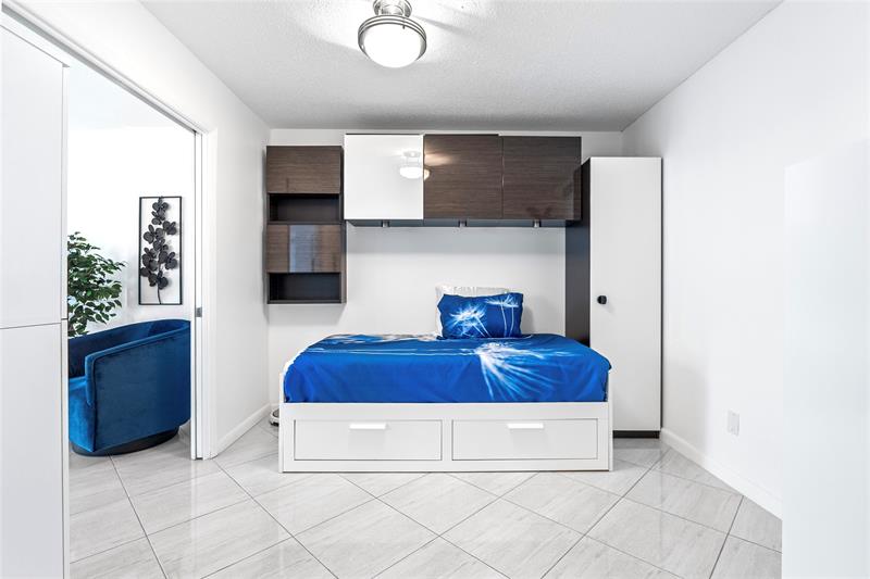 Image 19 of 24 For 1849 Ocean Dr  408