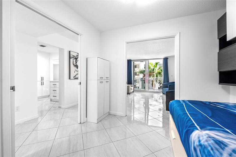 Image 20 of 24 For 1849 Ocean Dr  408