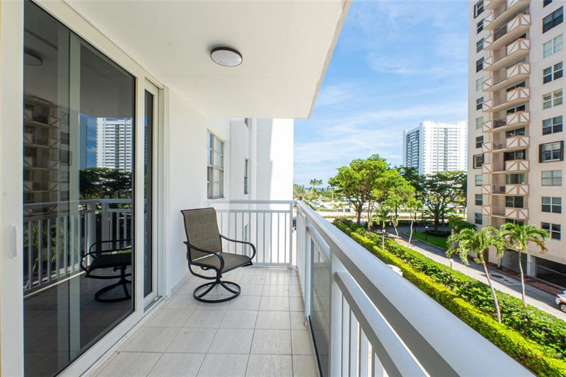 Image 22 of 24 For 1849 Ocean Dr  408