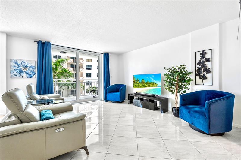 Image 5 of 24 For 1849 Ocean Dr  408