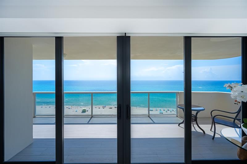 Image 11 of 45 For 5757 Collins Ave  1805