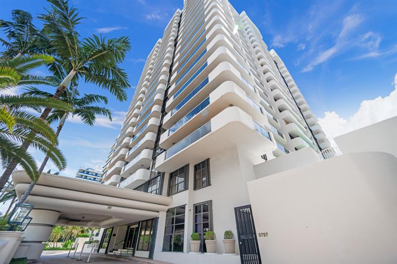 Image 3 of 45 For 5757 Collins Ave  1805