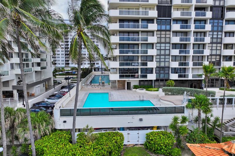 Image 38 of 45 For 5757 Collins Ave  1805