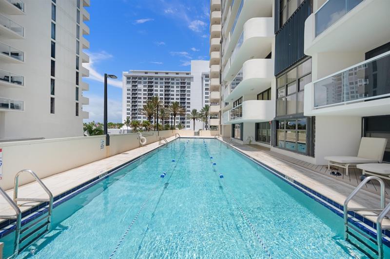 Image 39 of 45 For 5757 Collins Ave  1805