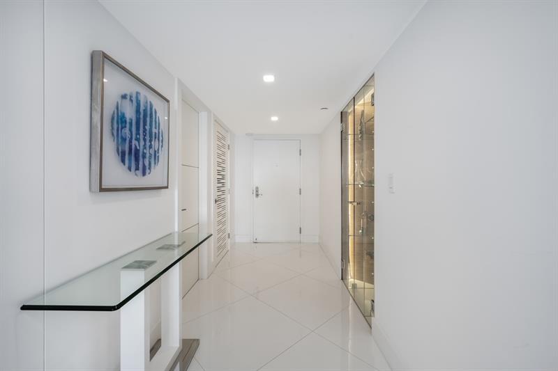 Image 4 of 45 For 5757 Collins Ave  1805