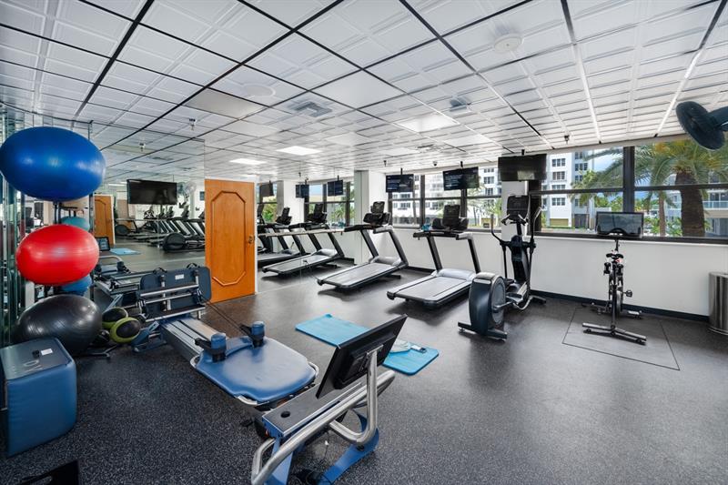 Image 40 of 45 For 5757 Collins Ave  1805