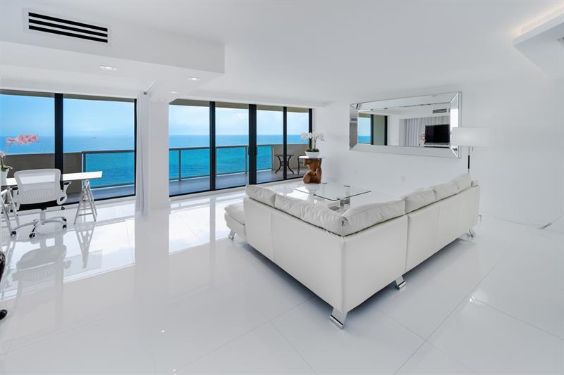 Image 9 of 45 For 5757 Collins Ave  1805