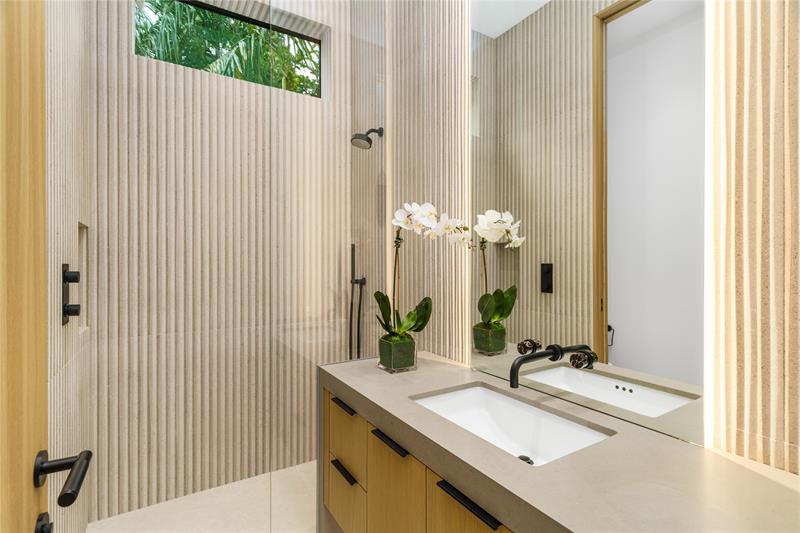 Image 74 of 98 For 6107 Ocean Blvd