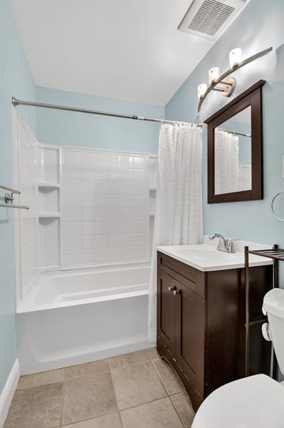 Image 16 of 33 For 1606 15th Av  1606
