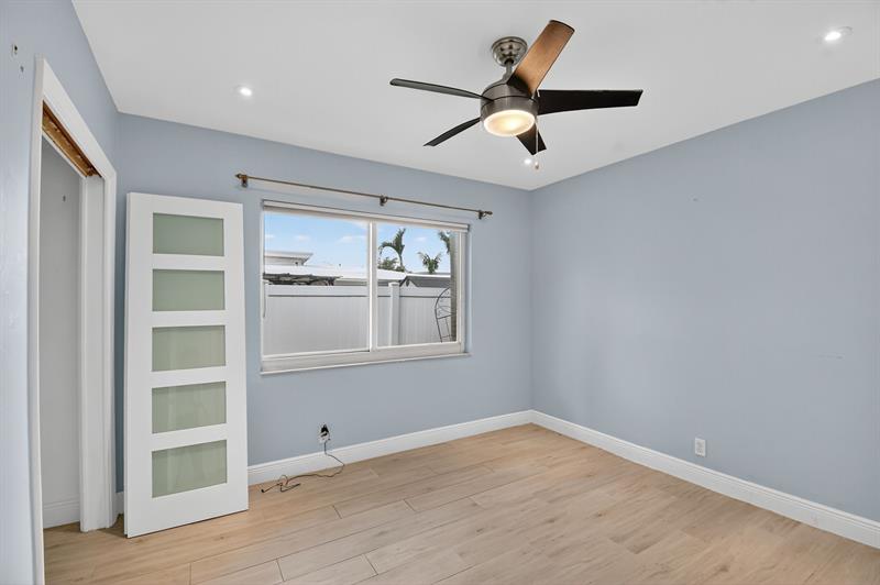 Image 17 of 33 For 1606 15th Av  1606