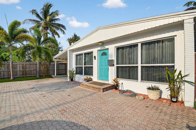 Image 2 of 33 For 1606 15th Av  1606