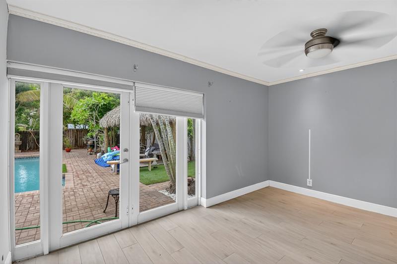 Image 22 of 33 For 1606 15th Av  1606