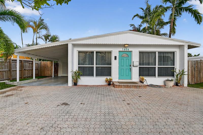 Image 4 of 33 For 1606 15th Av  1606