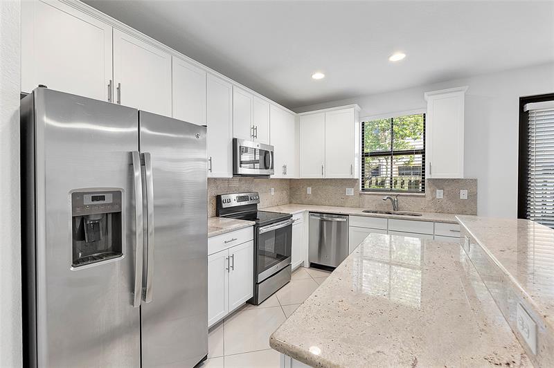 Image 17 of 73 For 9572 Town Parc Circle North