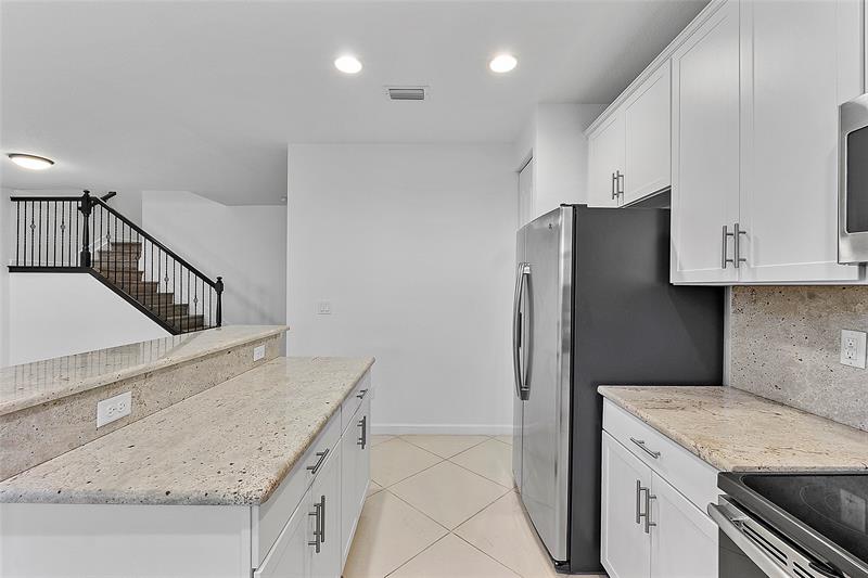 Image 19 of 73 For 9572 Town Parc Circle North