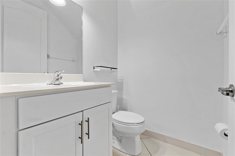 Image 20 of 73 For 9572 Town Parc Circle North