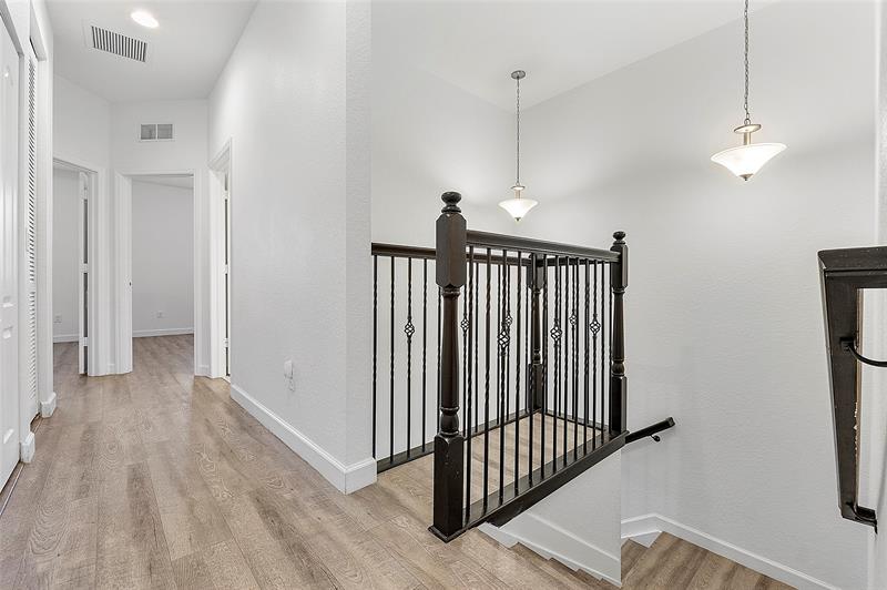 Image 34 of 73 For 9572 Town Parc Circle North