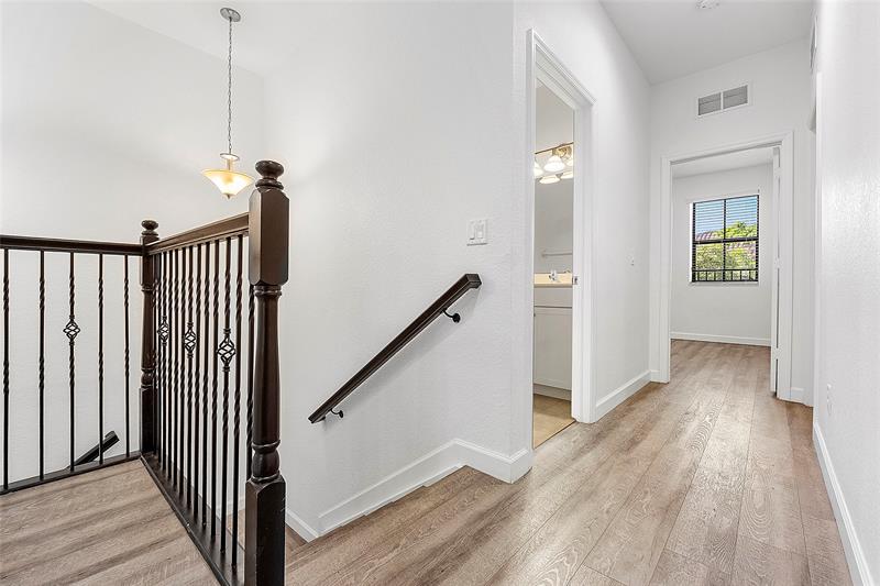 Image 35 of 73 For 9572 Town Parc Circle North
