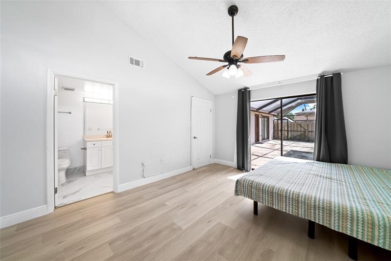 Image 18 of 40 For 9986 Boca Gardens Trail  C