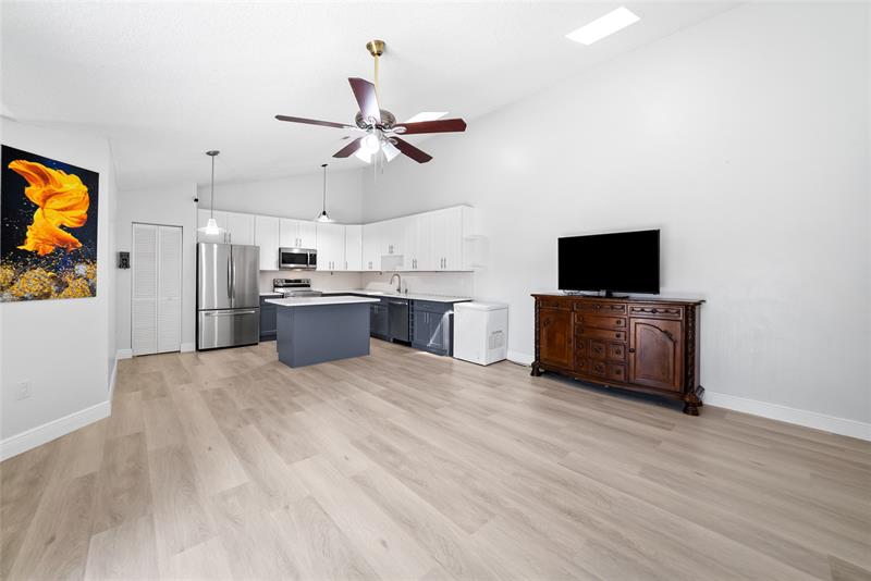Image 4 of 40 For 9986 Boca Gardens Trail  C