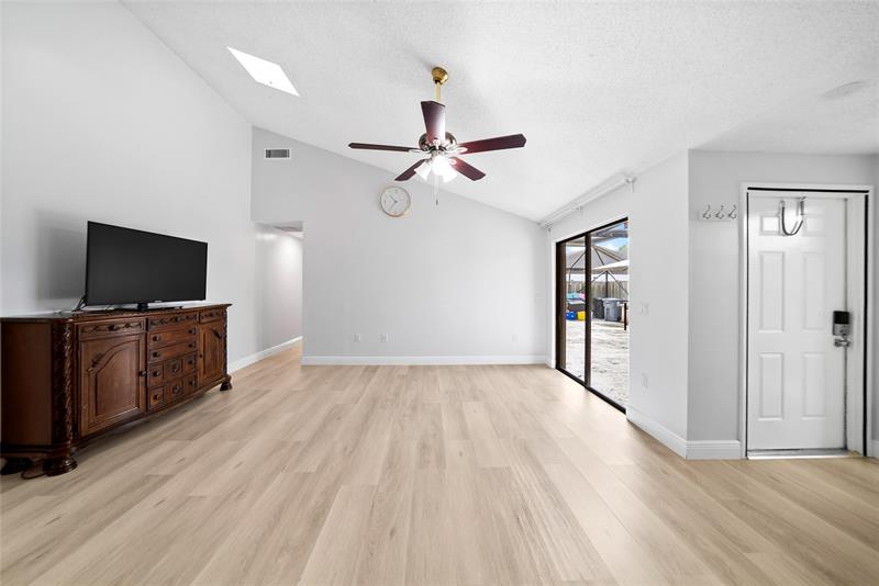 Image 7 of 40 For 9986 Boca Gardens Trail  C