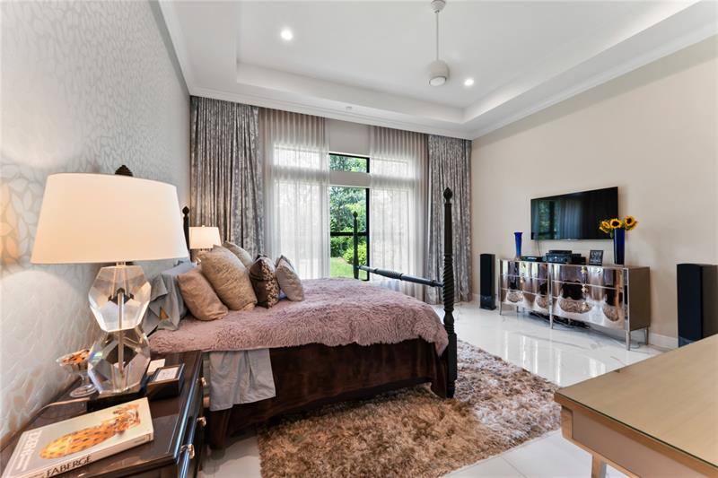 Image 15 of 20 For 9057 Porto Way