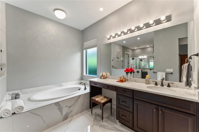 Image 16 of 20 For 9057 Porto Way