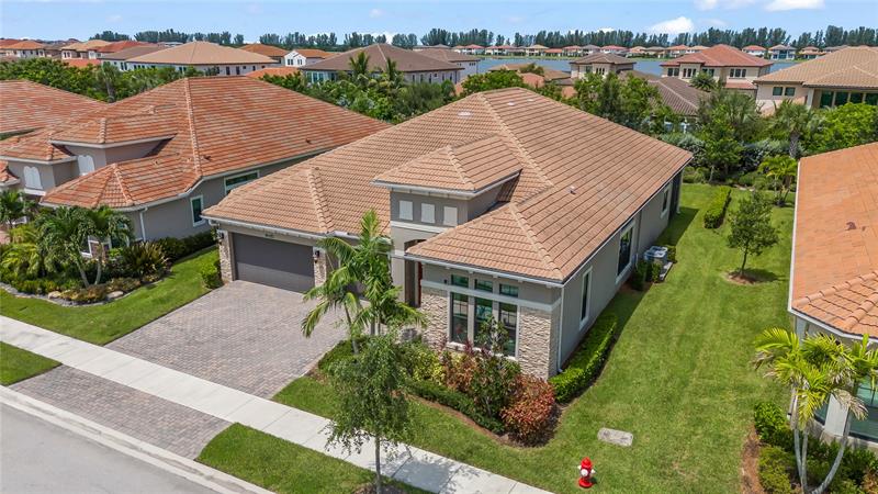 Image 8 of 20 For 9057 Porto Way