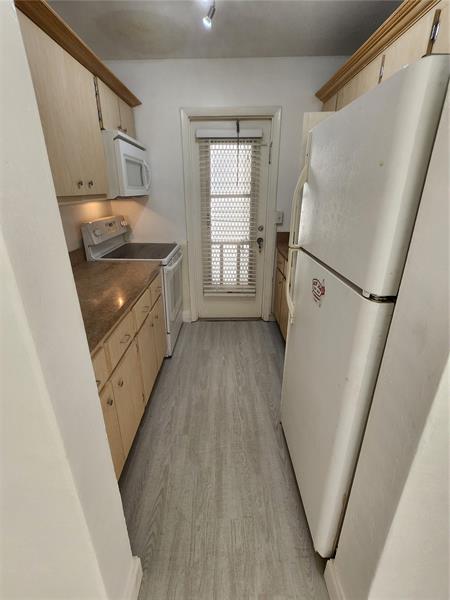 Image 11 of 29 For 6200 22nd Way  212