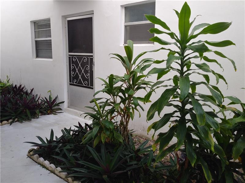 Image 3 of 19 For 6507 Winfield Blvd  125-c
