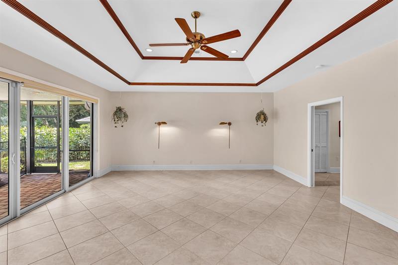 Image 16 of 36 For 10378 Saint Andrews Rd