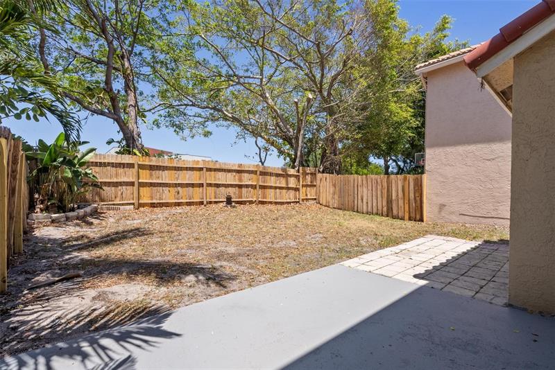 Image 16 of 34 For 6813 Torch Key St