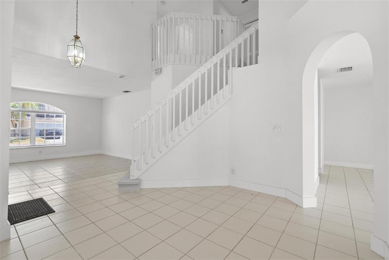 Image 23 of 34 For 6813 Torch Key St