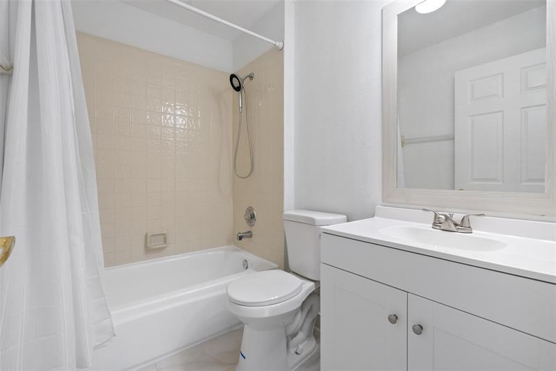 Image 28 of 34 For 6813 Torch Key St