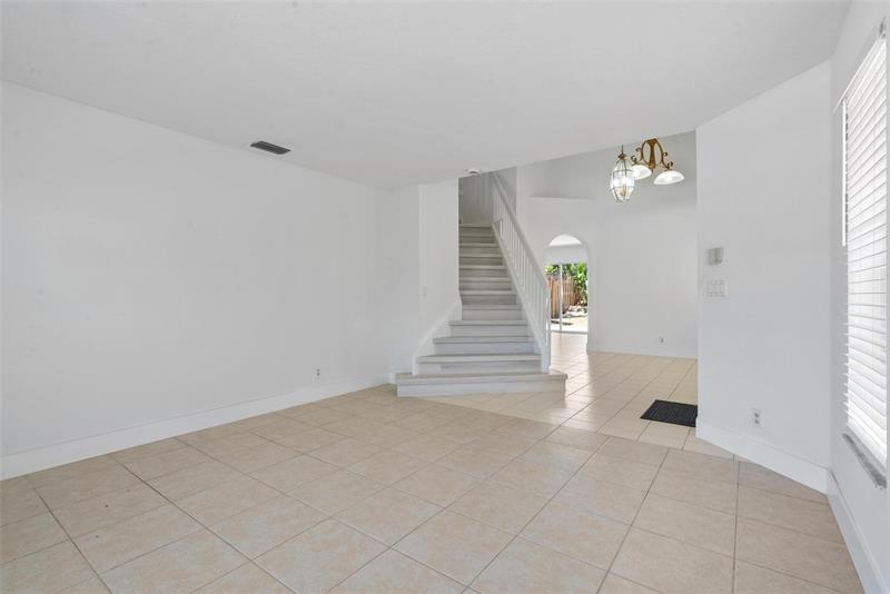 Image 30 of 34 For 6813 Torch Key St