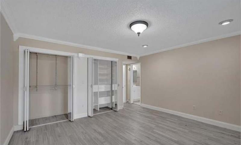 Image 13 of 15 For 4131 Unit#302 Stirling Rd