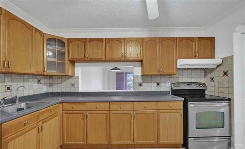 Image 5 of 15 For 4131 Unit#302 Stirling Rd