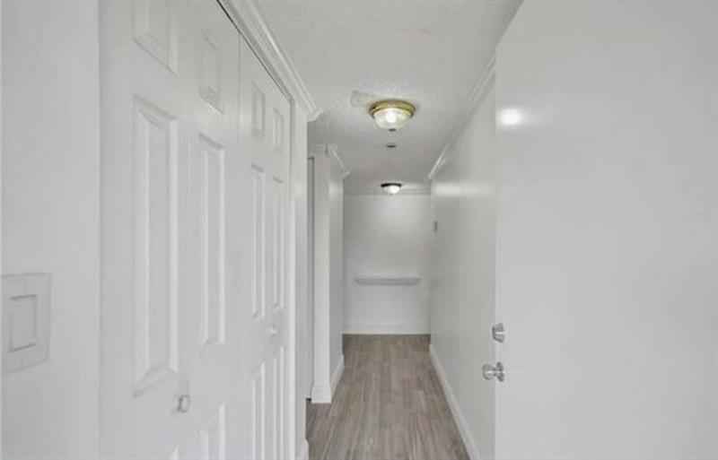 Image 7 of 15 For 4131 Unit#302 Stirling Rd