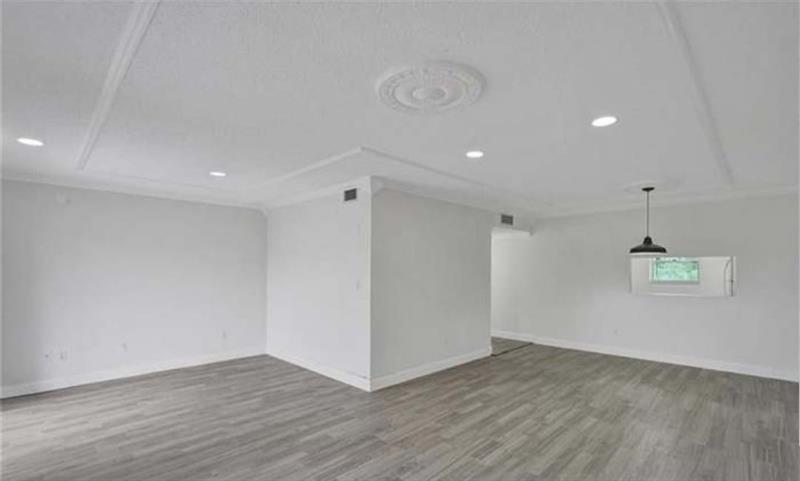 Image 9 of 15 For 4131 Unit#302 Stirling Rd