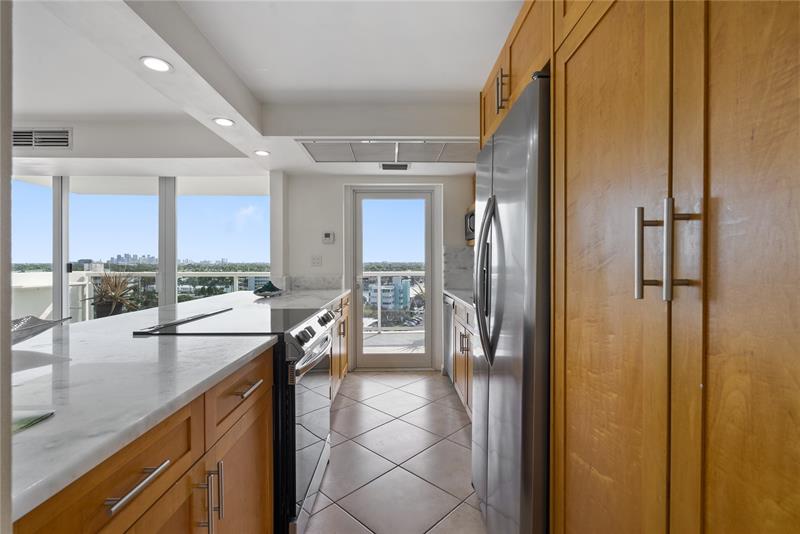 Image 10 of 31 For 2841 Ocean Blvd  1105