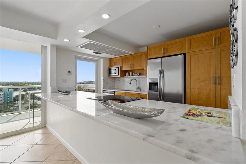Image 11 of 31 For 2841 Ocean Blvd  1105
