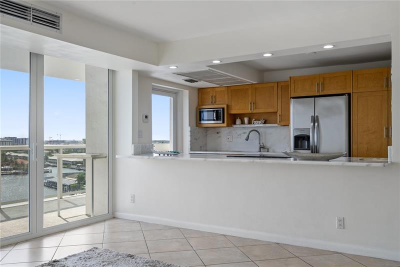 Image 13 of 31 For 2841 Ocean Blvd  1105